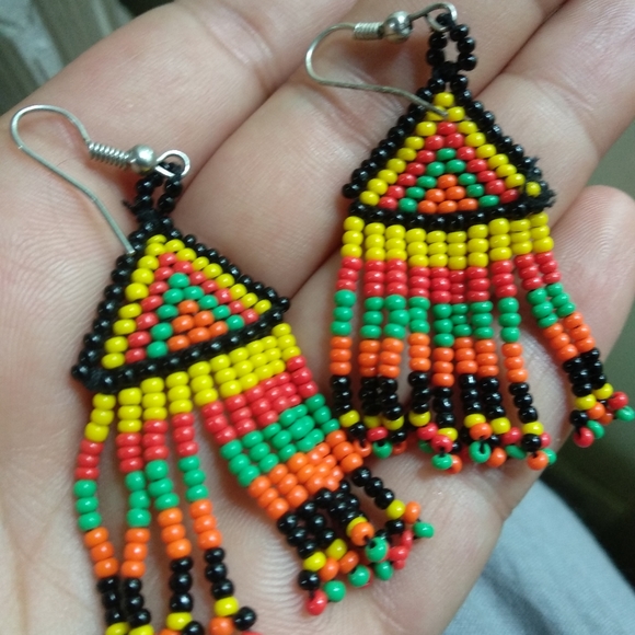 🌻 beaded danglers - Picture 2 of 3
